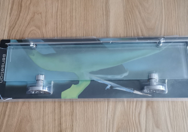 Etajera de sticla pentru baie